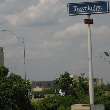 Travelodge - Cincinnati Шарънвил Екстериор снимка